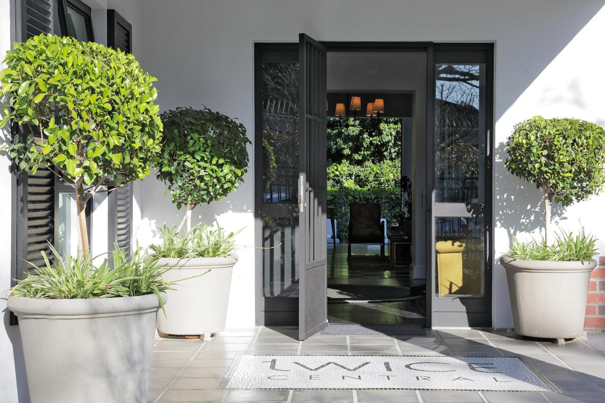 Twice Central Guest House Stellenbosch Ngoại thất bức ảnh