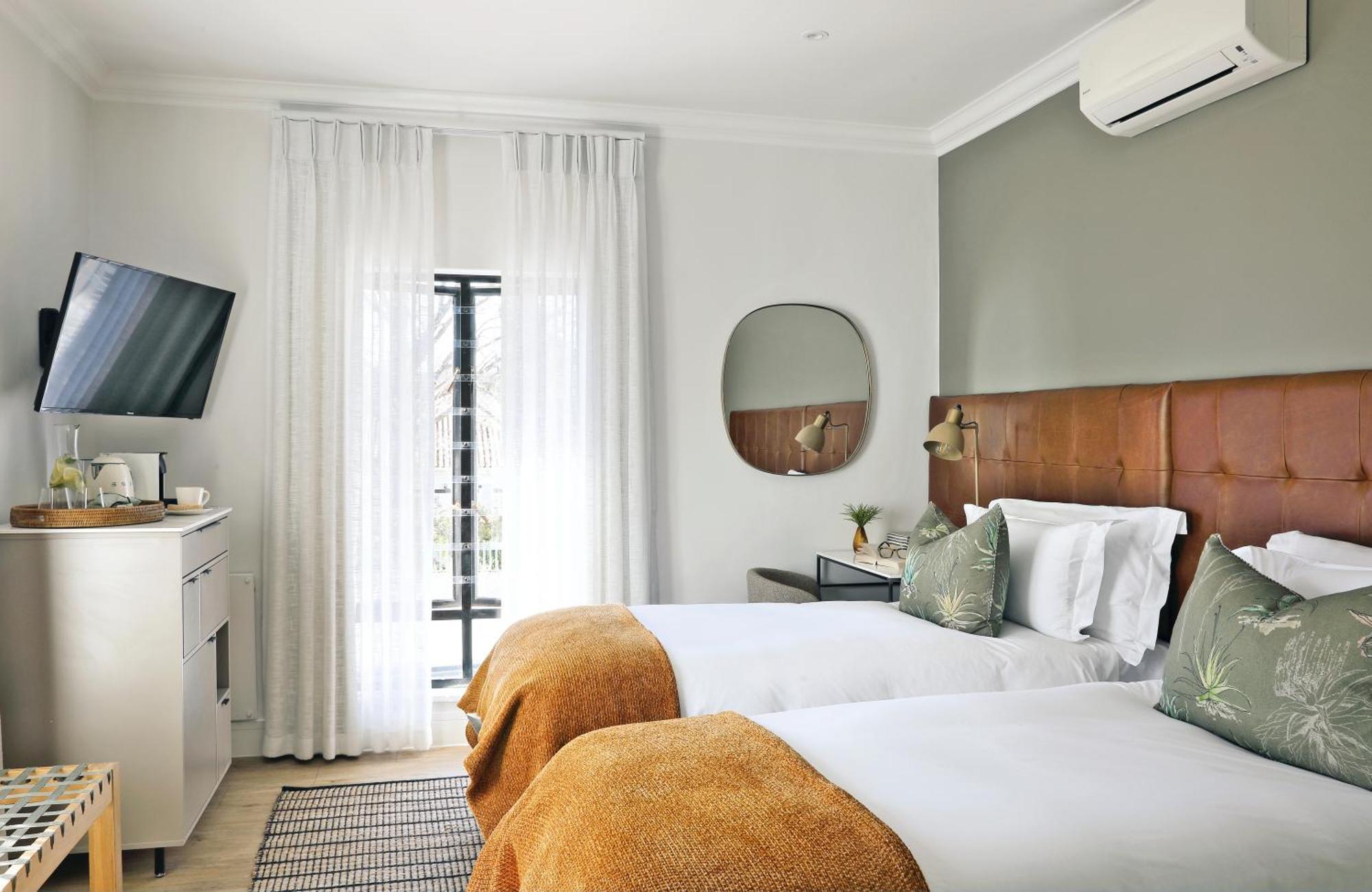 Twice Central Guest House Stellenbosch Ngoại thất bức ảnh